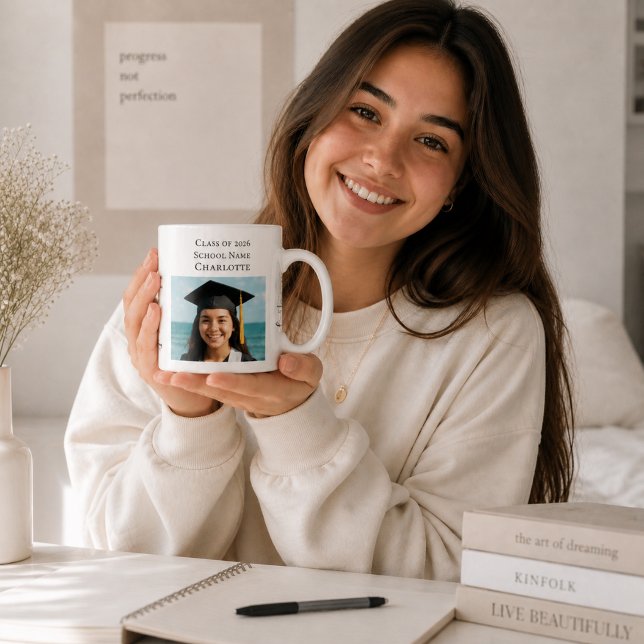 Taza De Café Foto de graduado moderna simple (Subido por el creador)