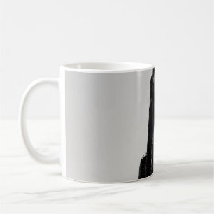 TAZA DE CAFÉ FOTO DE GRAYSCALE DEL EDIFICIO DE ALTO AUMENTO