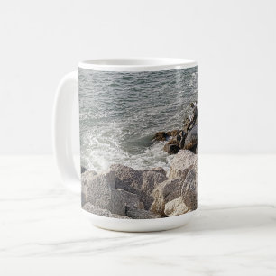 Taza De Café Foto de Rocky Ocean Shore