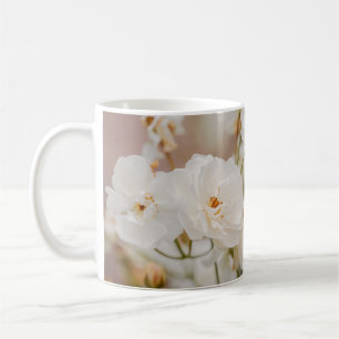 Taza De Café Foto de Rosas Blancas Elegantes con Nombre Persona