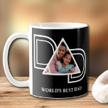 Taza De Café Foto del Día del Padre Mejor del Mundo - Negro<br><div class="desc">La mejor foto de papá de este mundo está decorada con la palabra DAD en tipografía blanca sobre un fondo negro. Personalizable fácil con tu foto. Hace un regalo perfecto para el Día del Padre.</div>