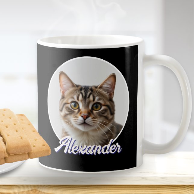 Taza De Café Foto y nombre de gato negro elegante (A stylish black mug to customize with a photo of your cat and your pet's name in grunge script)