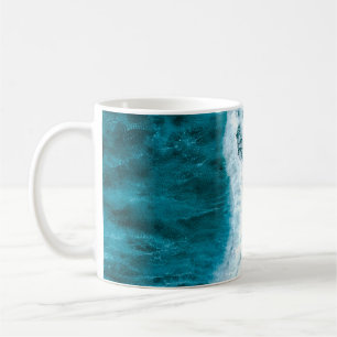 TAZA DE CAFÉ FOTOGRAFÍA AÉREA DE LA OLA DEL MAR