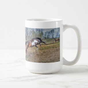 Taza De Café Fotografía de acción del Stallion Equine de Pinto