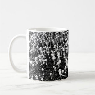 Taza De Café Fotografía de colonia de hongos blancos y negros