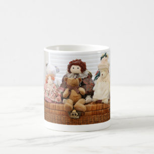 Taza De Café Fotografía de juguetes de época, osos, conejo, muñ