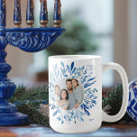 Taza De Café Fotografía de la familia judía Hanukkah en el cora<br><div class="desc">Hermosas hojas botánicas de acuarela azul surgen de tu fotografía vertical de la familia judía para un Hanukkah feliz. Personalice este elegante regalo de Chanukah con una segunda foto en la parte trasera.</div>
