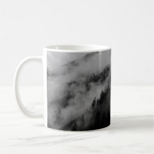 TAZA DE CAFÉ FOTOGRAFÍA DE PAISAJE DE FOGGY HILL
