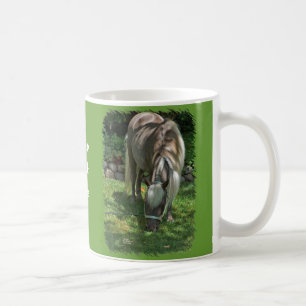Taza De Café Fotografía del potro de Shetland que pasta en