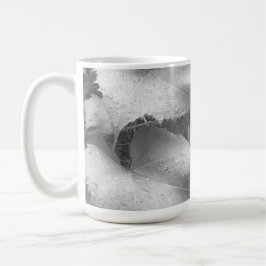 Taza De Café Fotografía en blanco y negro de hojas de uva húmed