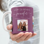 Taza De Café Fotos de cumpleaños mejores amigos nombres plum pú<br><div class="desc">Un regalo de los amigos por el cumpleaños 21 de una mujer, celebrando su vida con 3 de sus fotos de ella, sus amigos, familia, interés o mascotas. Personalice y agregue su nombre, edad 21 y sus nombres. Una ciruela femenina, de color púrpura. Su nombre está escrito con una escritura...</div>