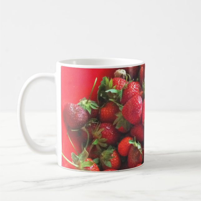 Taza De Café Fresas | bayas rojas recién recogidas (Izquierda)