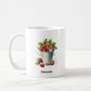 Taza De Café Fresas frescas recolectadas en un cubo