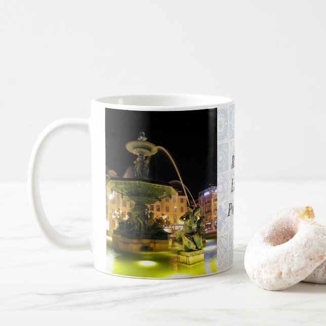 Taza De Café Fuente iluminada y Sirena. Rossio, Lisboa (Con donut)