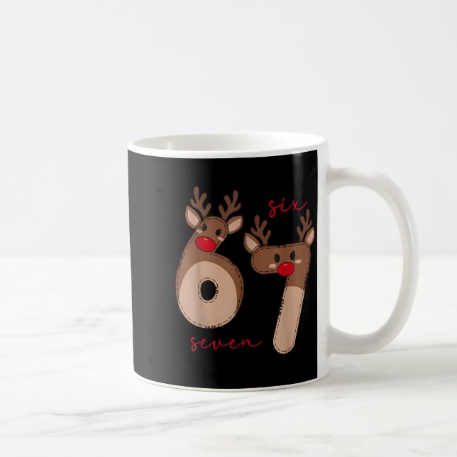 Taza De Café Funny 6 7 Six Seven Meme Christmas Reindeer Gen Al (Derecha)