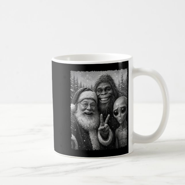 Taza De Café Funny Cat Santa Bigfoot Alien Christmas Selfie Tee (Derecha)
