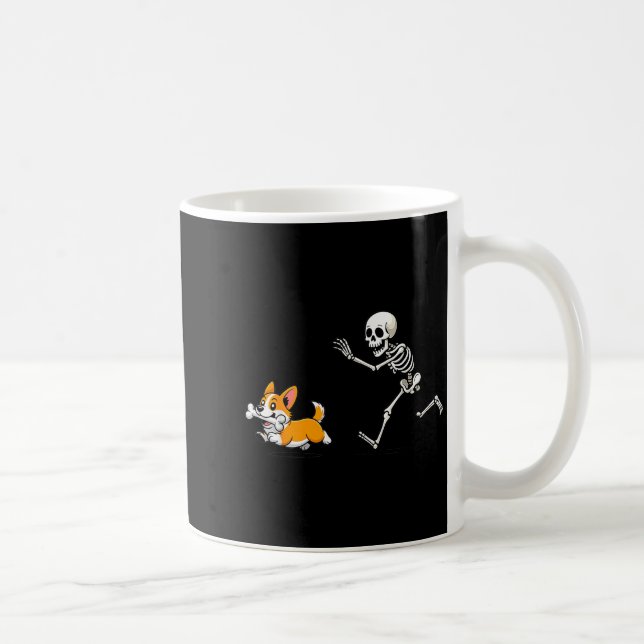 Taza De Café Funny Corgi Dog Steals Skeleton Bone Halloween  (Derecha)