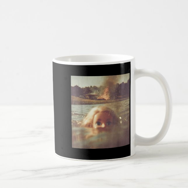 Taza De Café Funny Doll Face Swimming Meme  (Derecha)