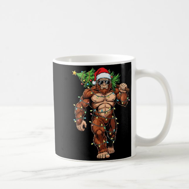 Taza De Café Funny Santa Bigfoot Christmas Tree Christmas Crypt (Derecha)