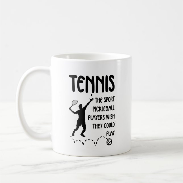 Taza De Café Funny Tennis – Tennis vs Pickleball Humor (Izquierda)