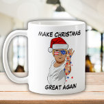 Taza De Café Funny Trump 2024 vuelve a hacer grandes a los Navi<br><div class="desc">Donald Trump 2024 Vuelve a hacer grandes a los Navidades,  Divertidos Trump Xmas regalos de idea para hombres,  mujeres,  niños,  niños,  chicas,  mamá,  papá,  hijo,  hija,  abuelo,  abuela,  familia o amigo que aman a Trump o a los simpatizantes de Trump, </div>
