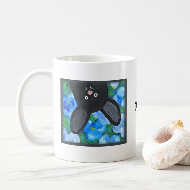 Taza De Café Funny Whimsical Gótico Vampire Bat Nombre personal (Con donut)