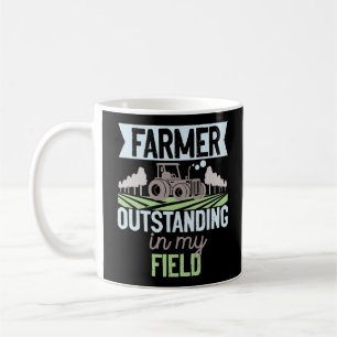 Taza De Café Ganadero En Mi Tractor De Campo