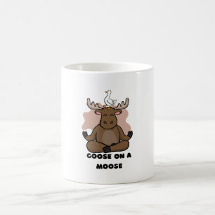 Taza De Café Ganso en un alce animal divertido