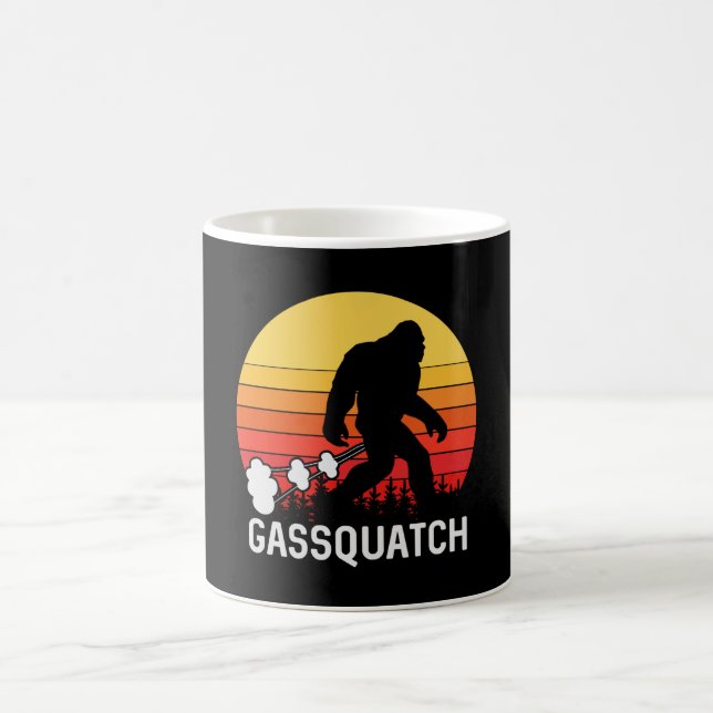 Taza De Café GASSQUATCH Bigfoot Retro fart Design (Centro)