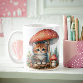 Taza De Café Gatito Adorable Bajo El Paraguas Del Mushroom