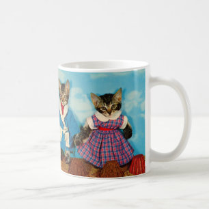 Taza De Café gatitos de mesa jugando en la playa RPPC