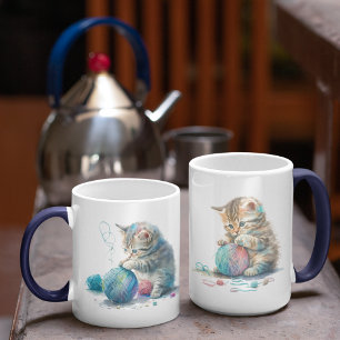 Taza De Café Gatitos jugando con una bola de yarn