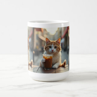 Taza De Café Gato bebiendo café en una calle