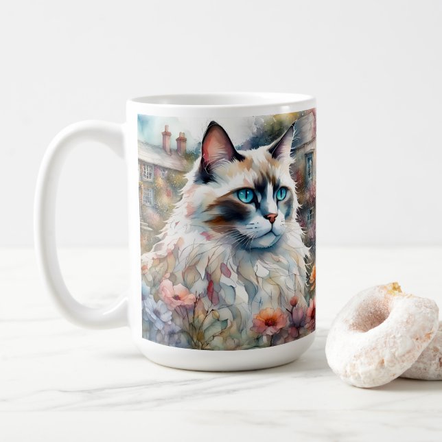 Taza De Café Gato de Ragdoll en un jardín inglés (Con donut)