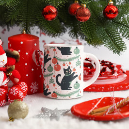 Taza De Café Gato jugando con los adornos del árbol de Navidad