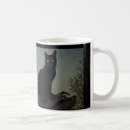 Taza De Café Gato negro en un árbol frente a una luna llena
