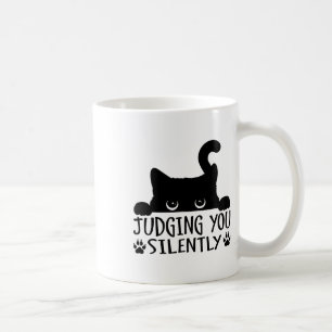 Taza De Café Gato negro gracioso juzgando a tu gato silenciosam