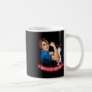 Taza De Café Gato sin hijos Las Damas Votan A Las Mujeres Por V