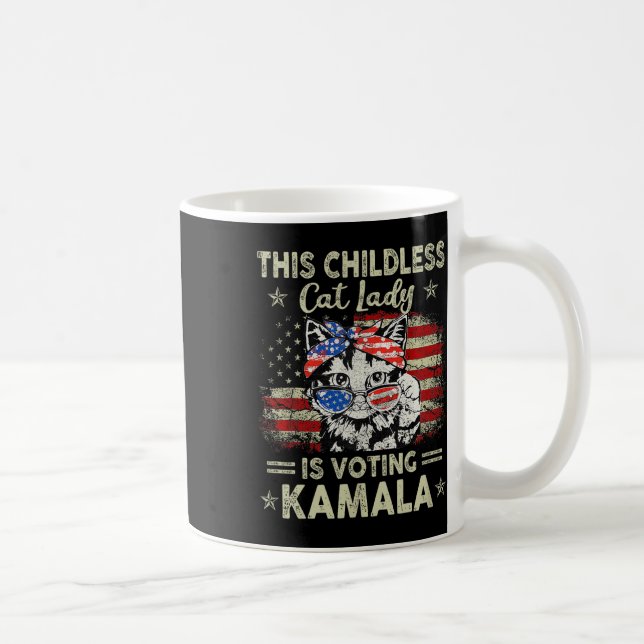 Taza De Café Gato sin Niños Votando Kamala Harris 2024 2 (Derecha)