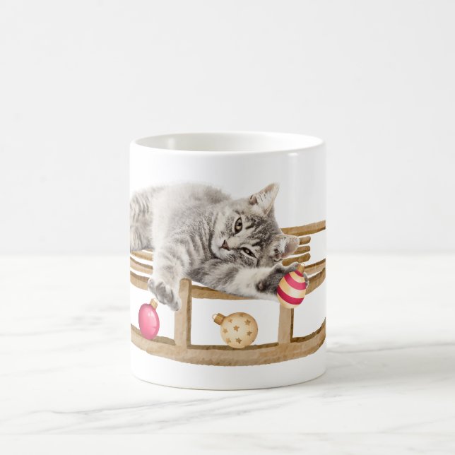 Taza De Café Gato tendido en Navidades Sleigh (Centro)
