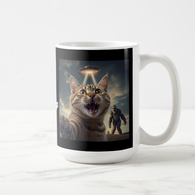 Taza De Café Gato tomándose selfie con OVNI y obsequio divertid (Derecha)