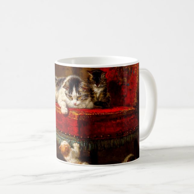 Taza De Café Gato y gatitos jugando con silla (Anverso derecho)