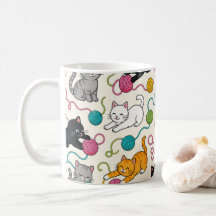 Gatos de dibujos animados con hilo