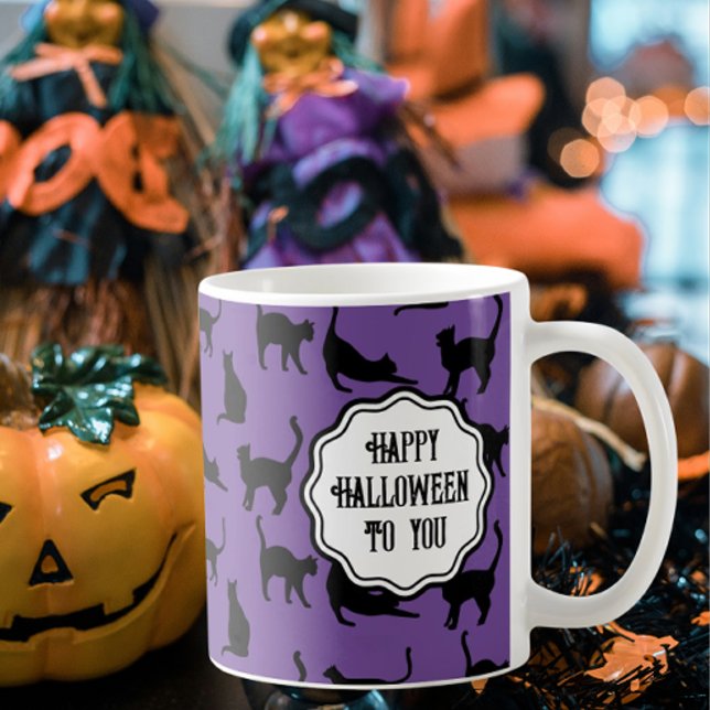 Taza De Café Gatos negros de Halloween púrpura y espeluznantes (Personalize it!)