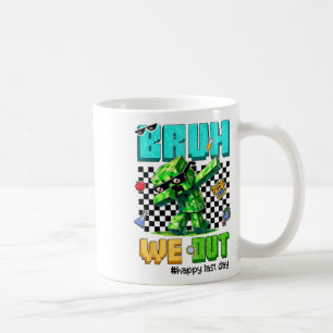 Taza De Café Genial Hermano Estamos Fuera Último Día De Escuela