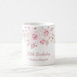 Taza De Café Gentle Rubor Pink Floral 70th Birthday Party Gift<br><div class="desc">Gentle Rubor Pink Floral 70th Birthday Party Gift Coffee Mug Ver colección coincidente en Niche y Nest Store</div>