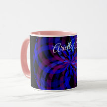 Taza de café geométrica con flor de pétalo central