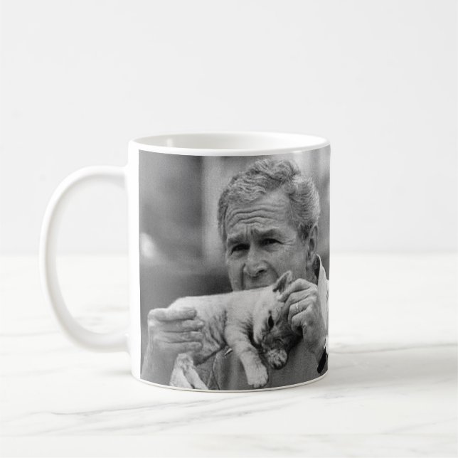 Taza De Café George W Bush que come un gatito (Izquierda)