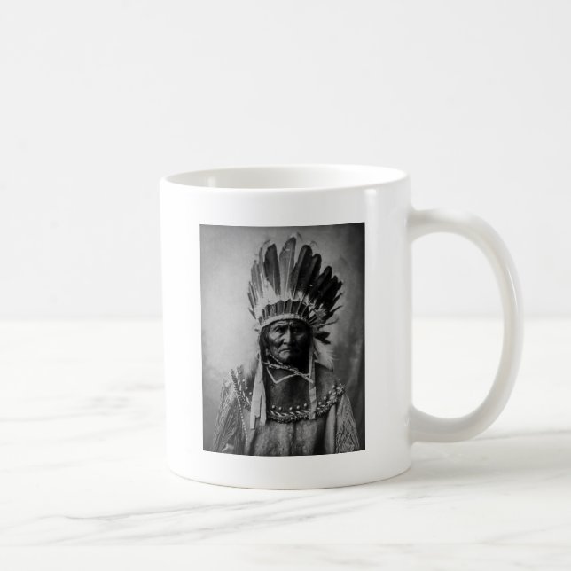 Taza De Café Gerónimo con cabeza vestido héroe nativo americano (Derecha)