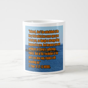 Taza De Café Gigante 1 Pedro 4:12-13 WEBU Mug